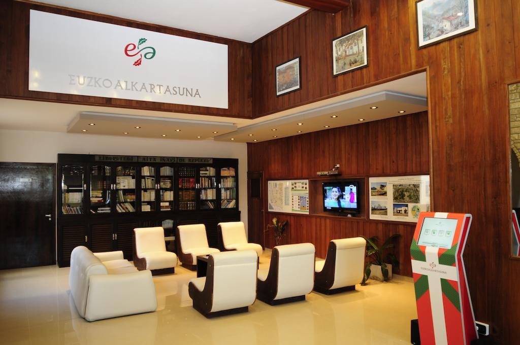 Hotel Euzko Alkartasuna Macachín Екстериор снимка