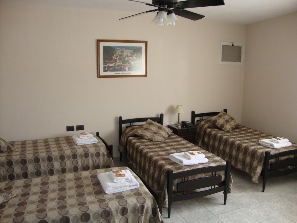 Hotel Euzko Alkartasuna Macachín Екстериор снимка