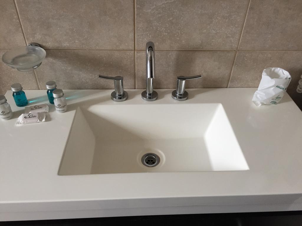 Hotel Euzko Alkartasuna Macachín Екстериор снимка