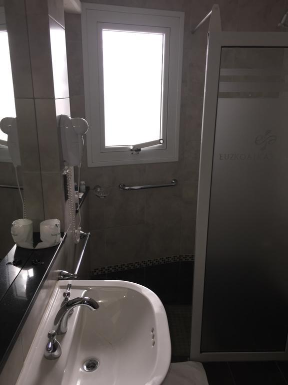 Hotel Euzko Alkartasuna Macachín Екстериор снимка