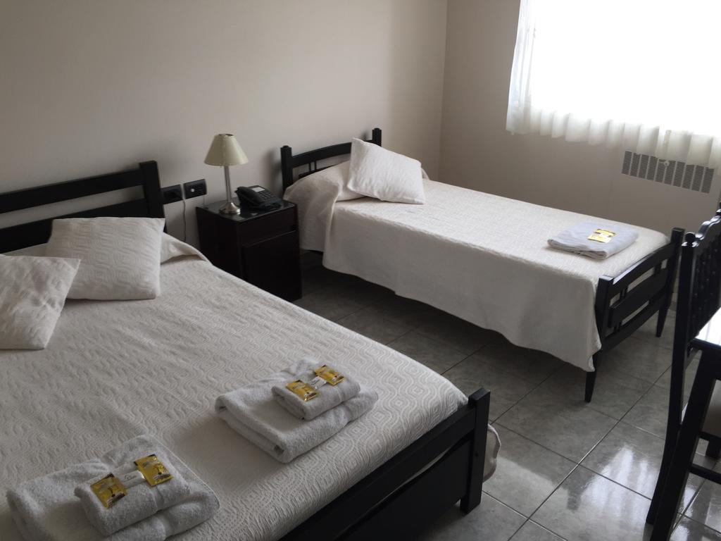 Hotel Euzko Alkartasuna Macachín Екстериор снимка