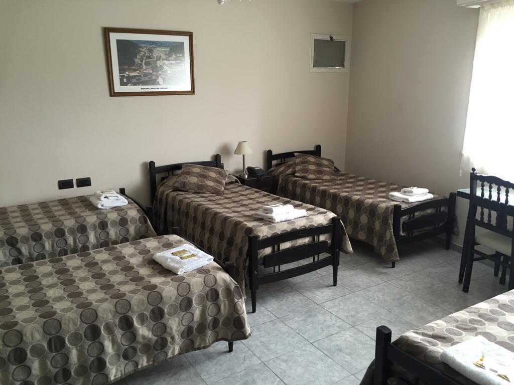 Hotel Euzko Alkartasuna Macachín Екстериор снимка