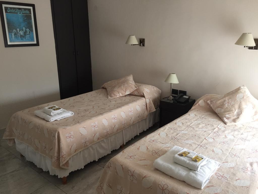 Hotel Euzko Alkartasuna Macachín Екстериор снимка
